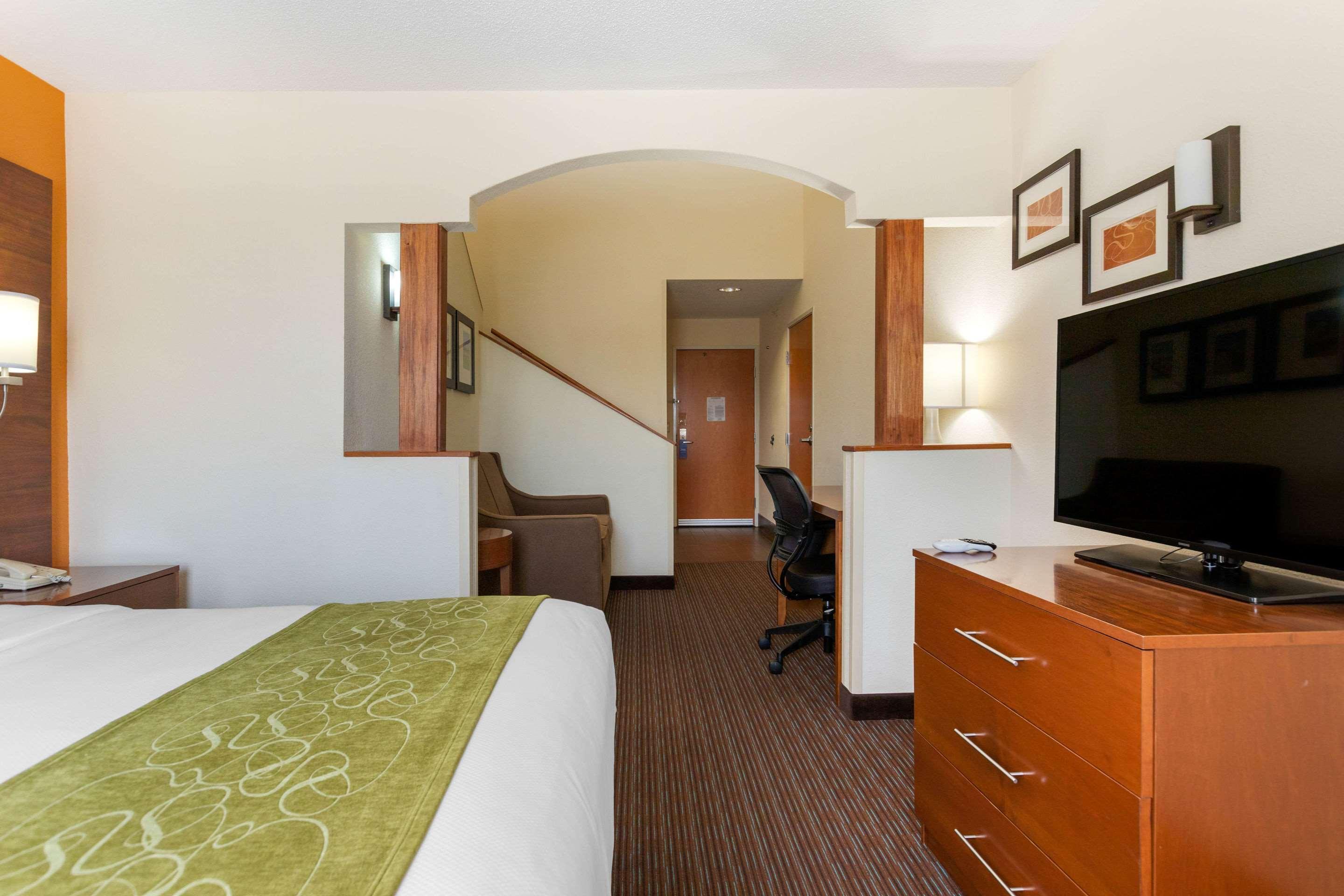 Comfort Suites Stevensville – St. Joseph Buitenkant foto