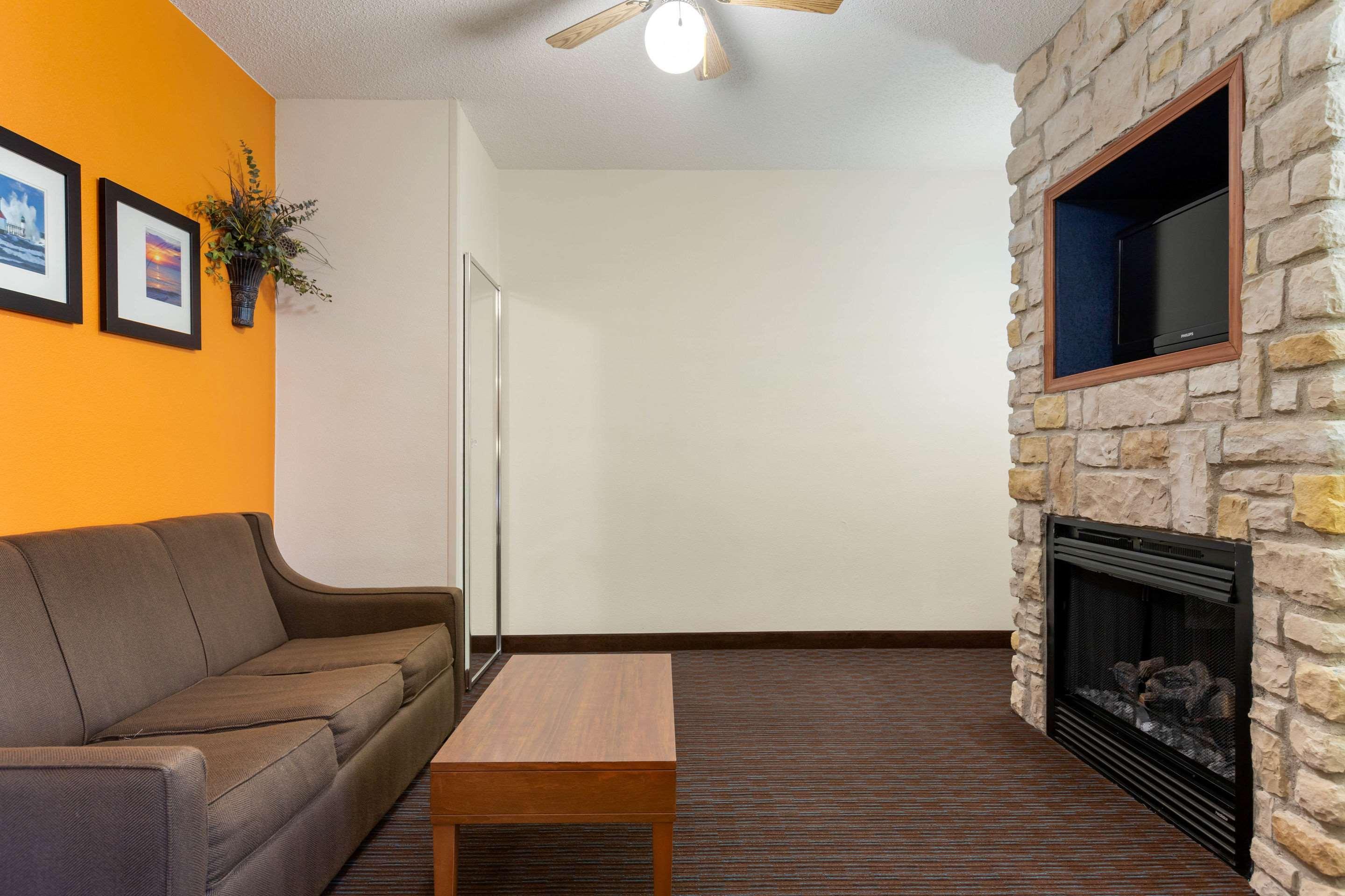 Comfort Suites Stevensville – St. Joseph Buitenkant foto