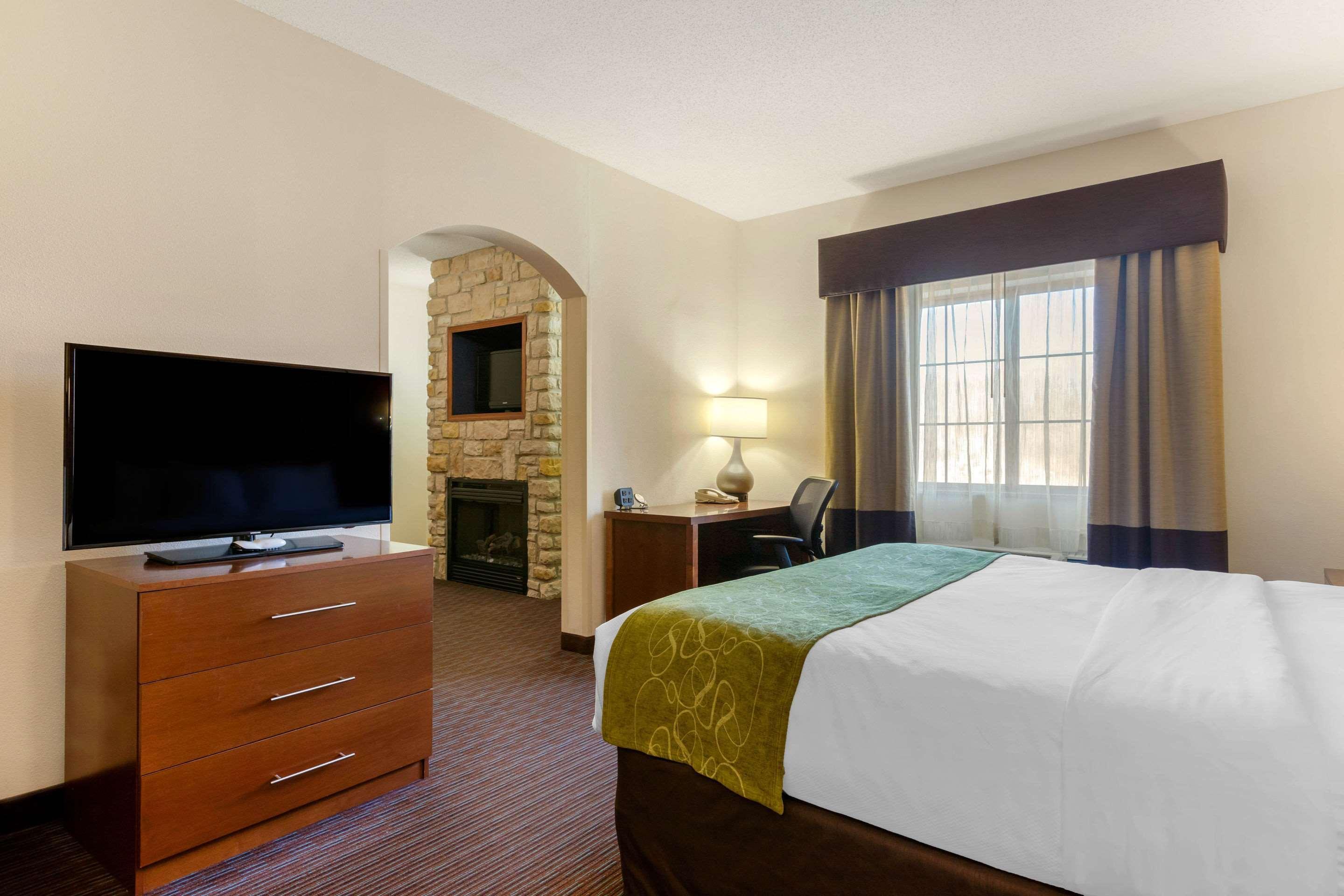 Comfort Suites Stevensville – St. Joseph Buitenkant foto