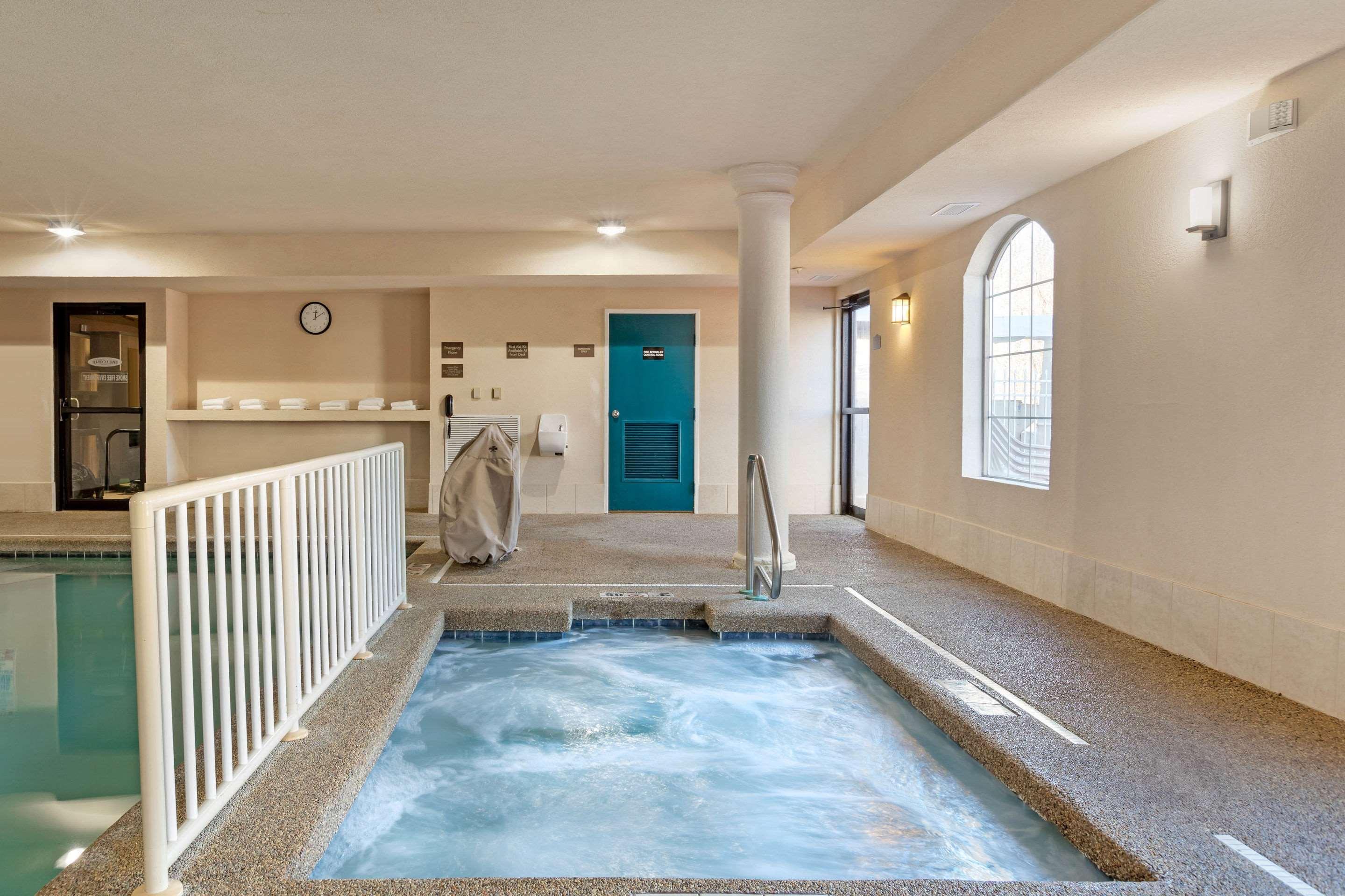 Comfort Suites Stevensville – St. Joseph Buitenkant foto