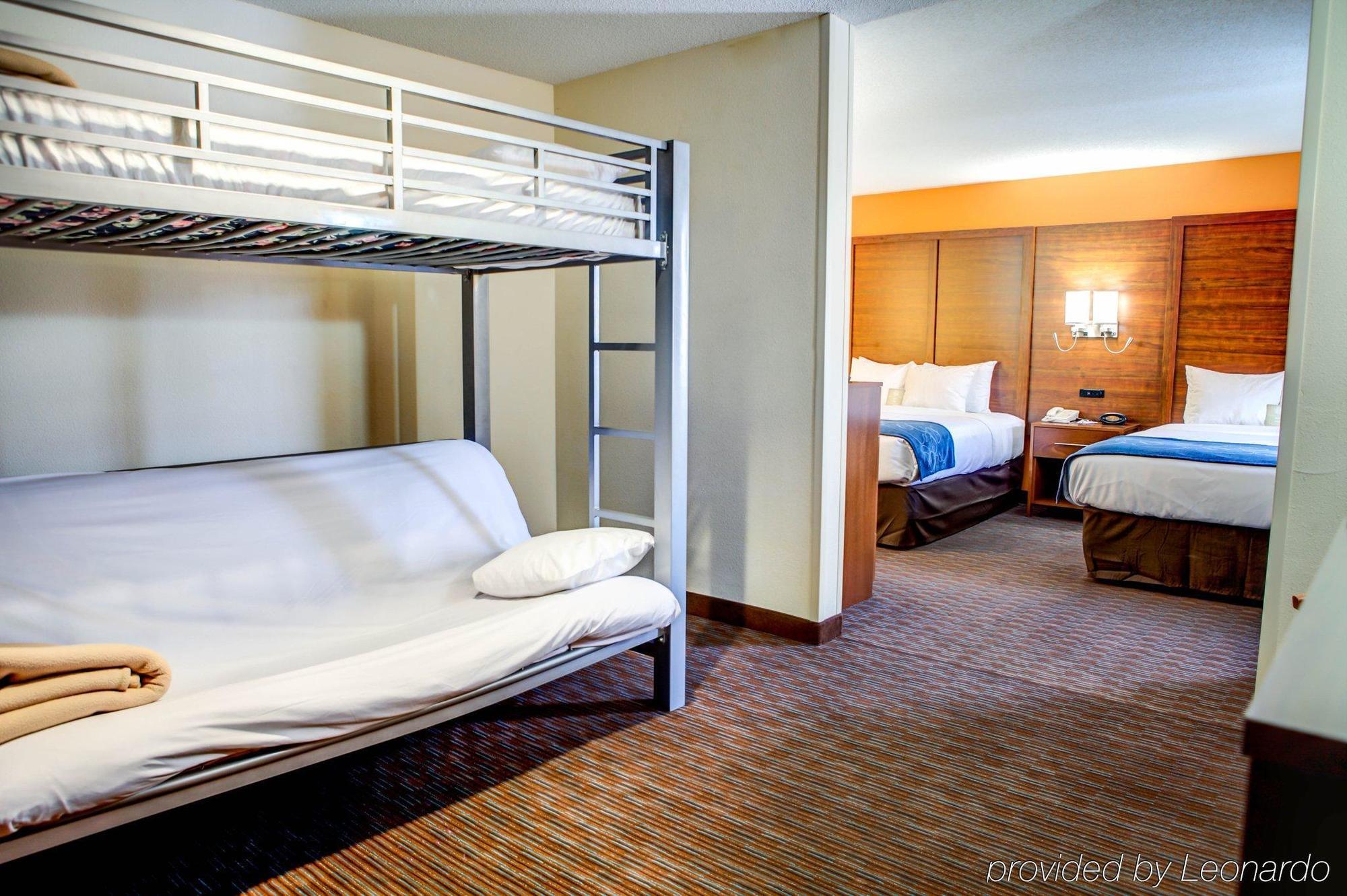 Comfort Suites Stevensville – St. Joseph Buitenkant foto